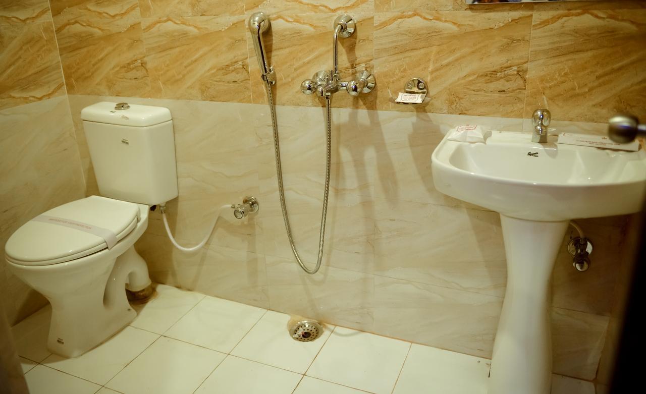 Hotel Mm Guwahati Zewnętrze zdjęcie